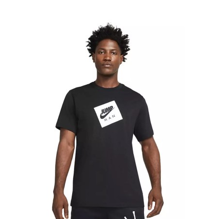 Le t-shirt Jordan Jumpman Box combine confort classique en coton et style audacieux avec son motif Jumpman incliné et encadré.